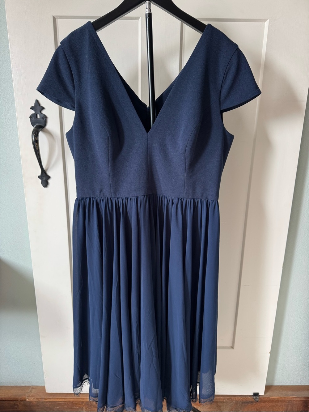 Dress the Population Navy V-Neck Cap Sleeve Midi Dress